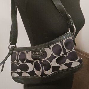 Great Condition Coach Shoulder Bag